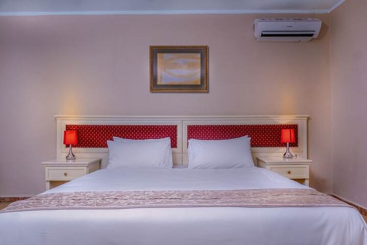 Room 3 of 27