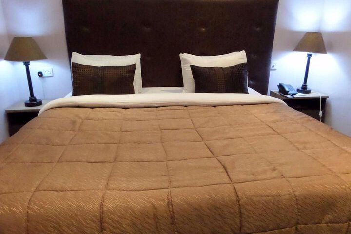 Room 17 of 60