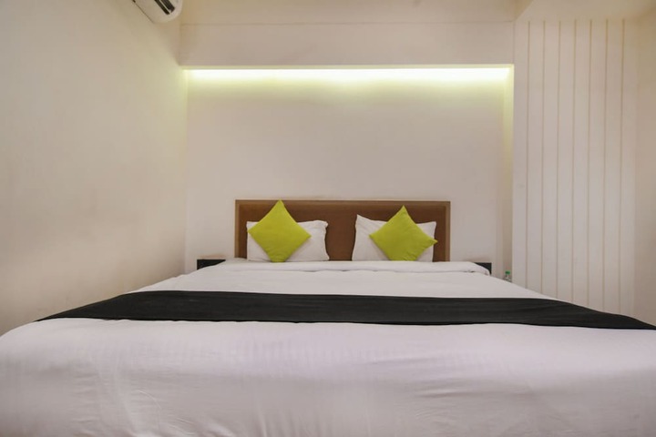 Room 16 of 29
