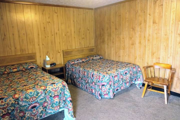 Classic Double Room 2 Double Beds (5 of 17)