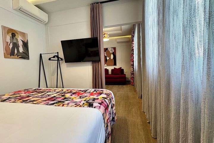 Room 50 of 83
