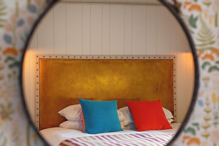 Room 5 of 28