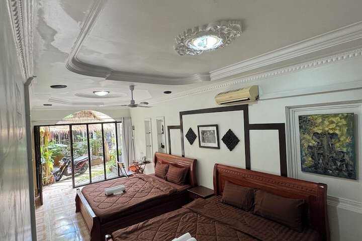 Room 5 of 36