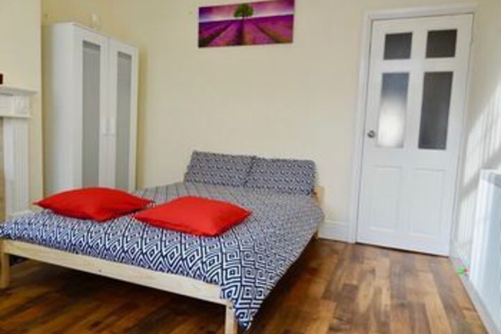 Room 10 of 23