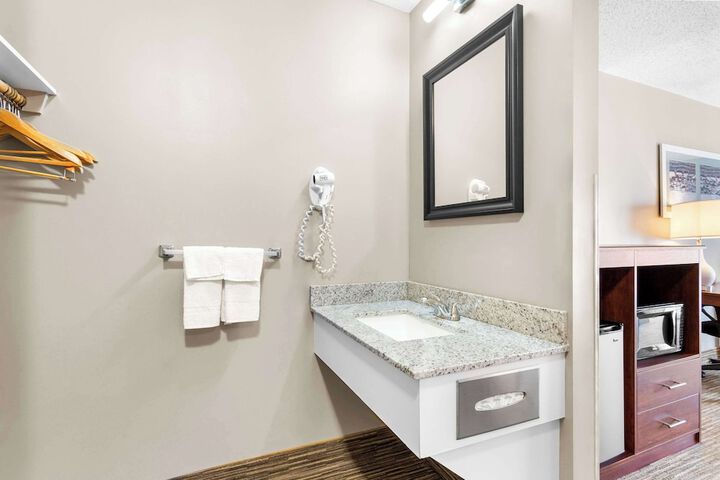 Queen Bed Accessible (2 of 12)