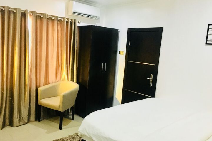 Room 10 of 23