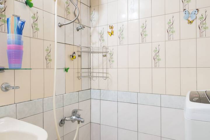 Room 105 of 129