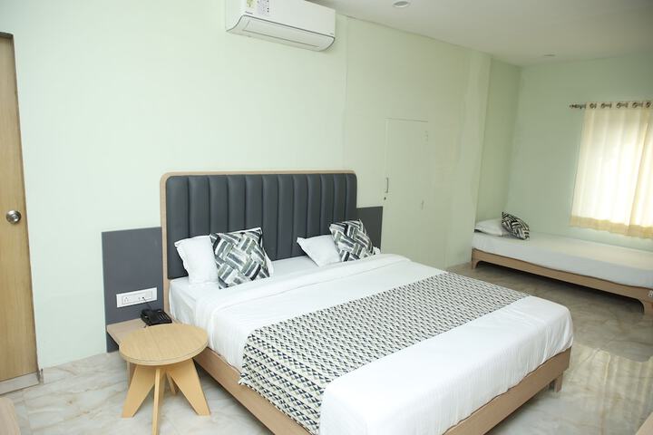 Room 12 of 50