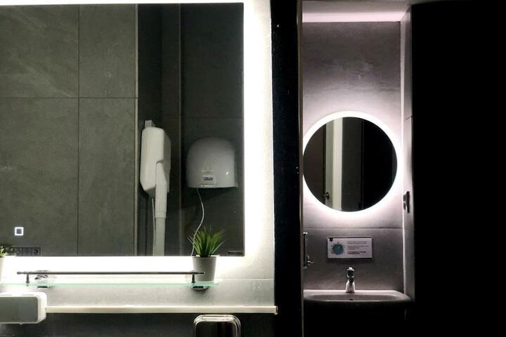 Room 11 of 73