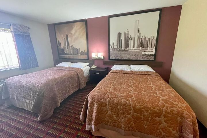 Double Accessible Queen Size Bed (3 of 5)