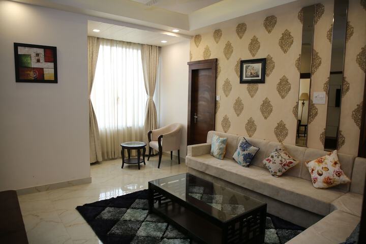 Room 8 of 28