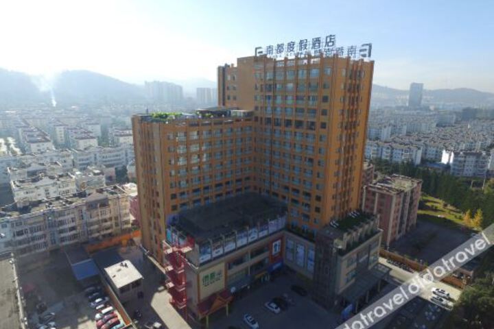 Hotel 8 of 13