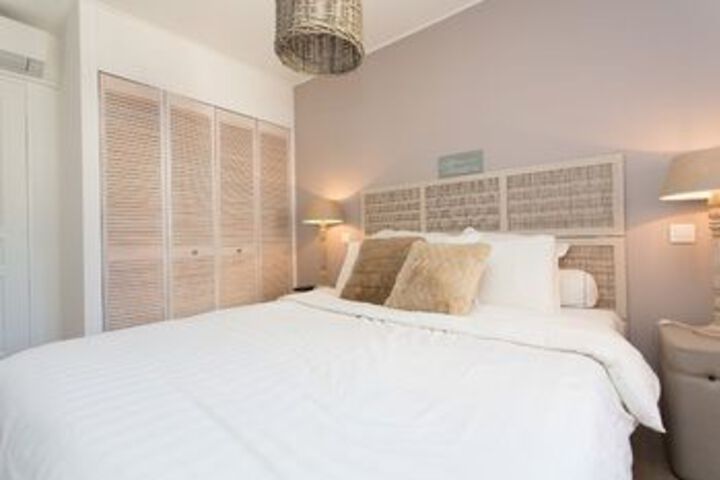 Room 9 of 20