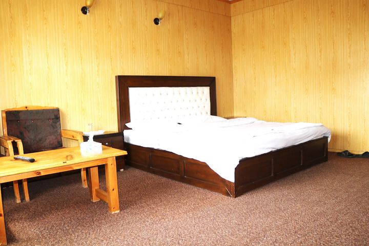 Room 25 of 29