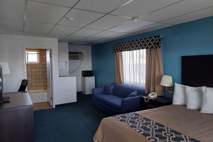 Room 3 of 6
