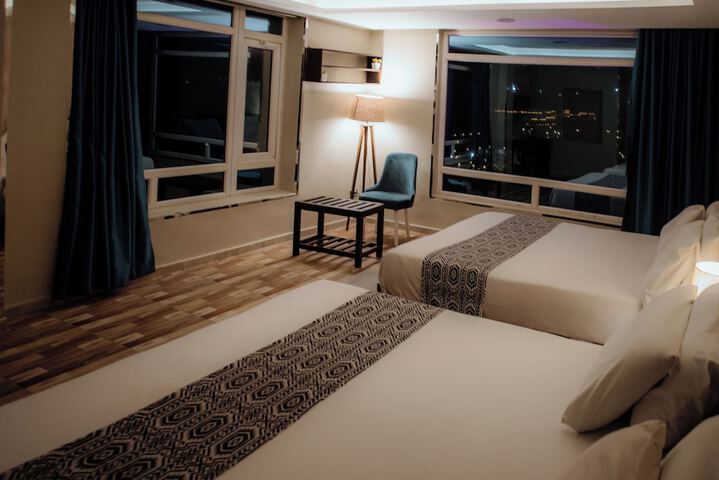 Room 27 of 84