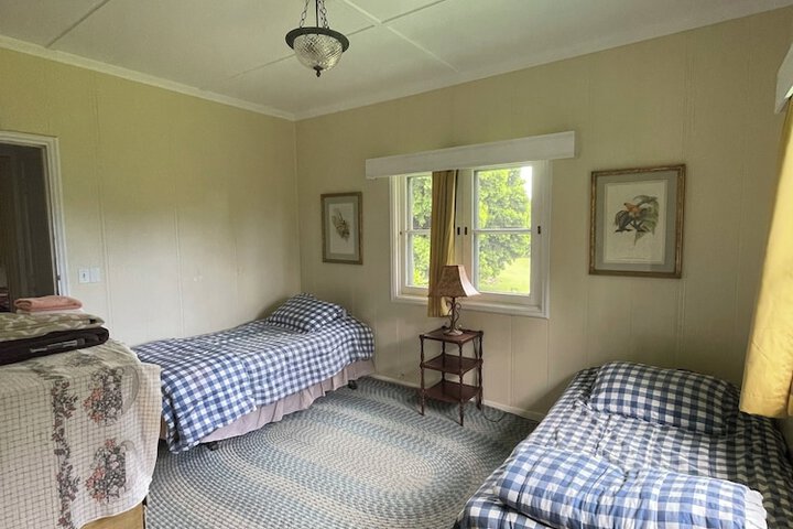 Room 14 of 102