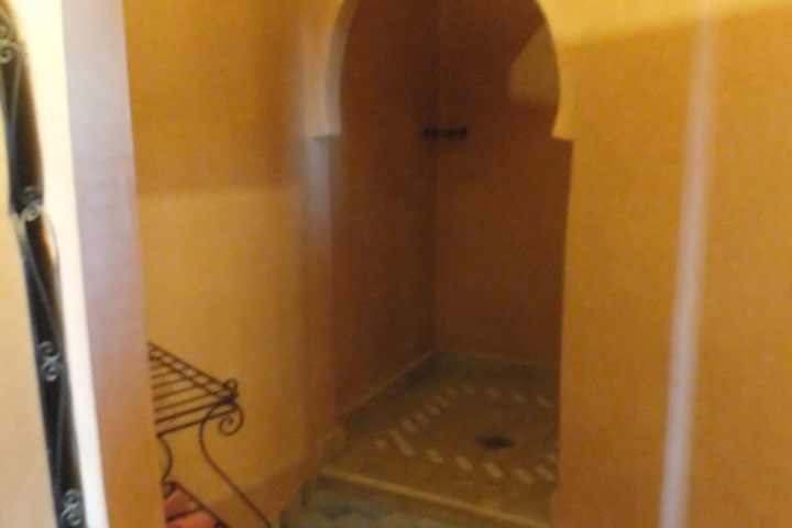 Room 27 of 68