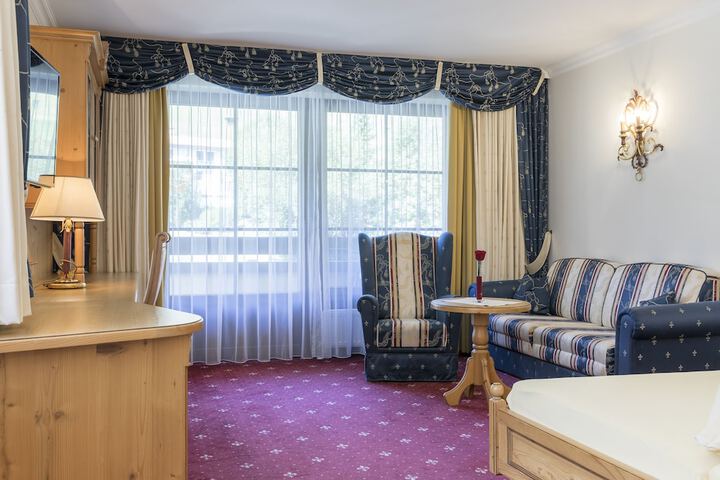 Room 30 of 157
