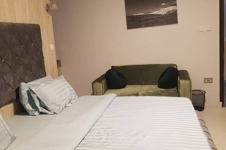 Room 11 of 31