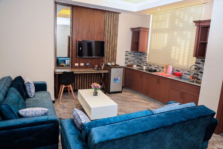 Room 14 of 25