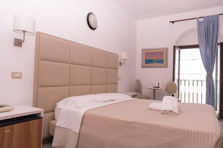 Room 15 of 100
