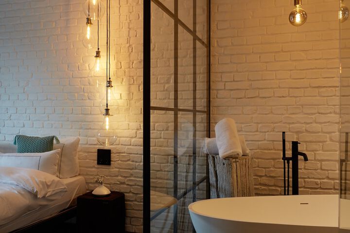 Room 20 of 33