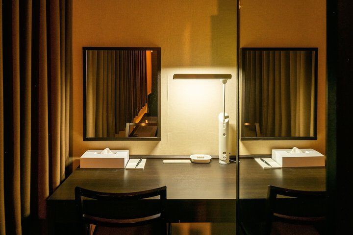 Room 7 of 18