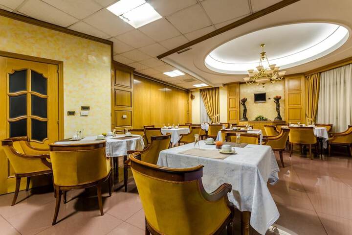 Dining 14 of 22