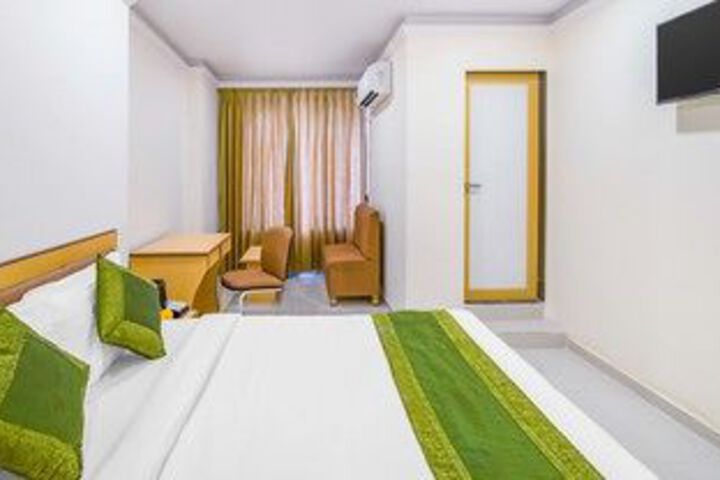 Room 11 of 31