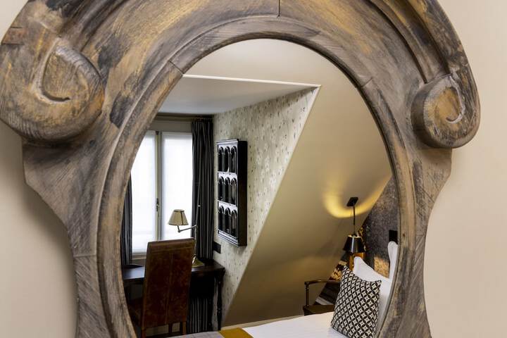 Room 27 of 146