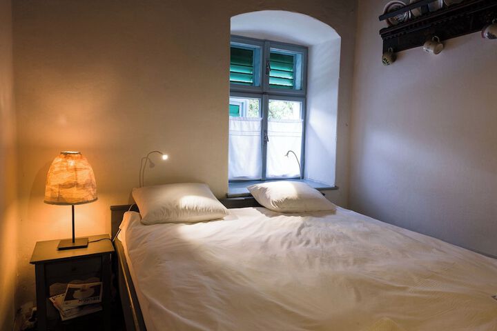 Room 6 of 61