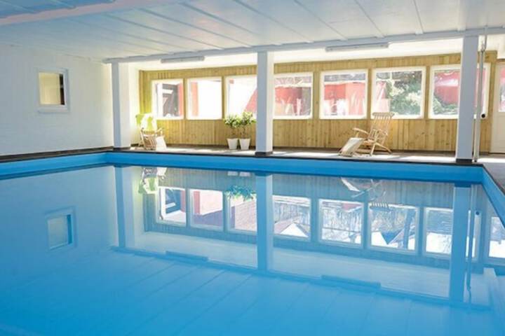 Pool 32 of 47