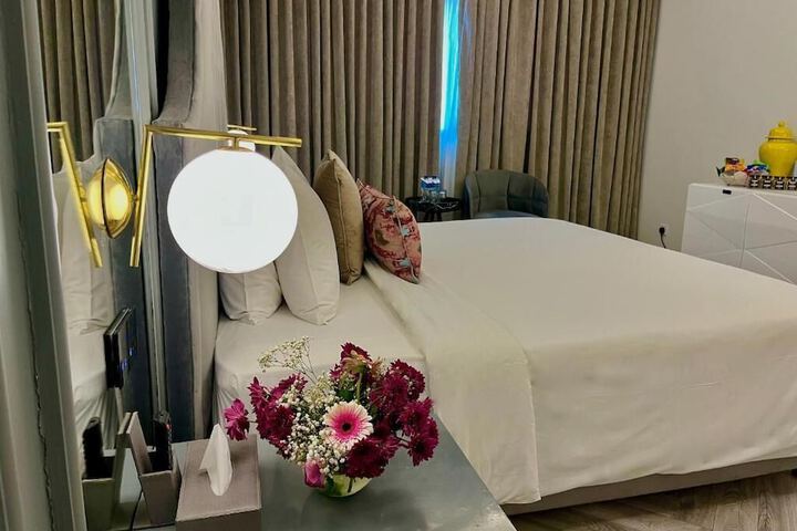 Room 10 of 50