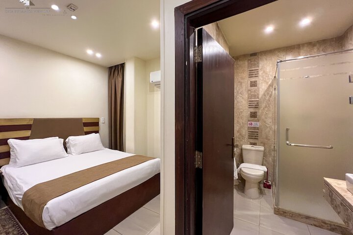 Room 17 of 284