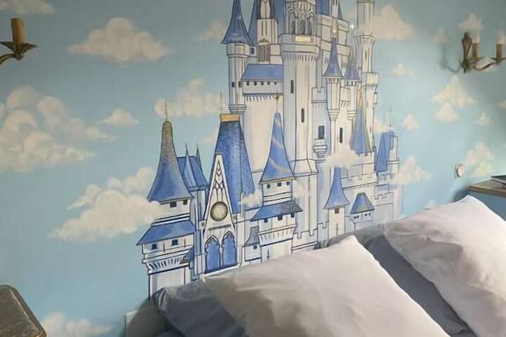 Room 13 of 39