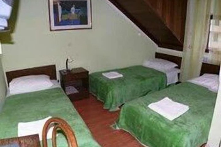 Room 8 of 44