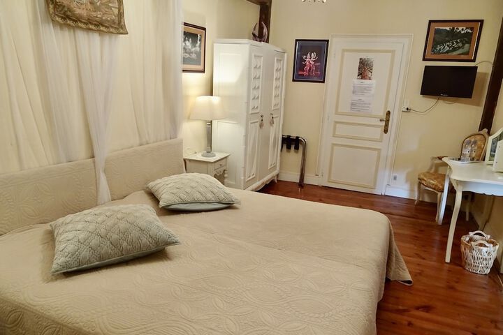Room 28 of 125