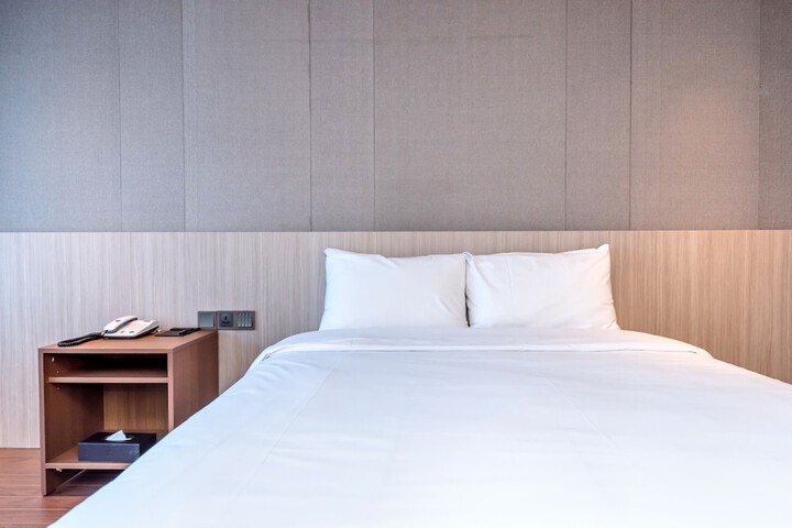 Room 13 of 84