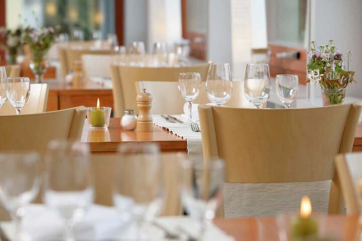 Dining 19 of 41
