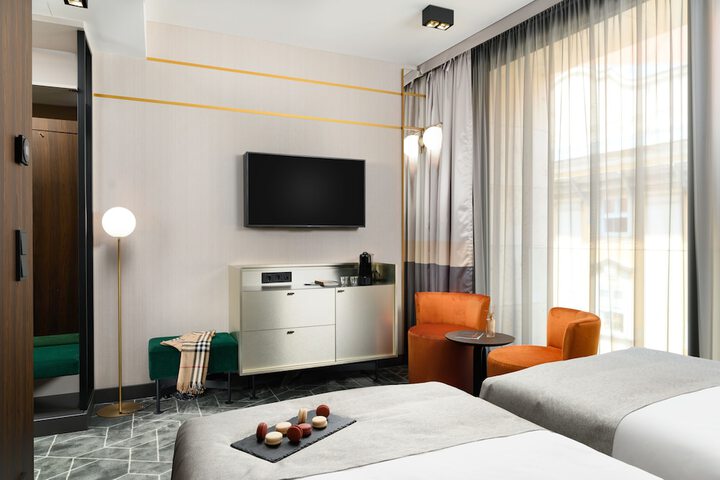 Room 15 of 46