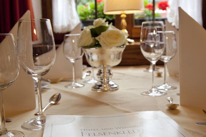 Dining 22 of 58