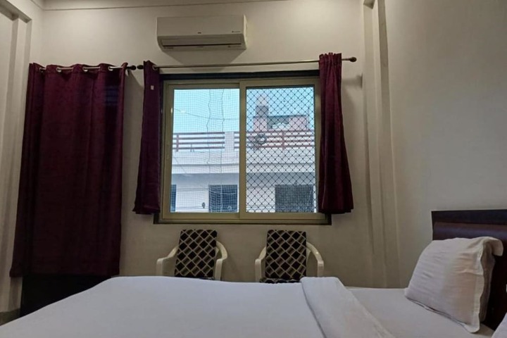 Room 11 of 21