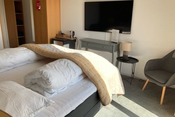 Room 11 of 63