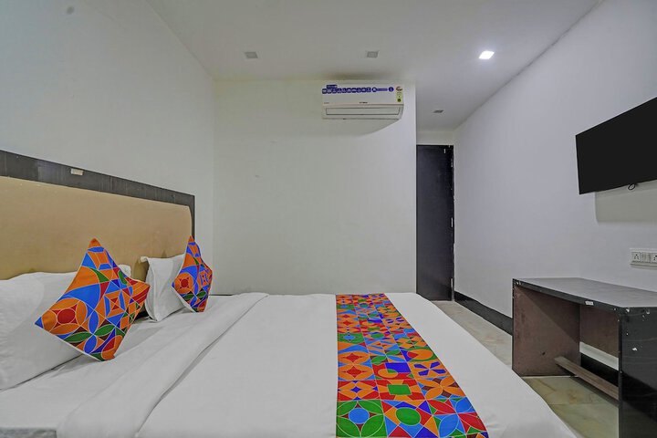 Room 15 of 22