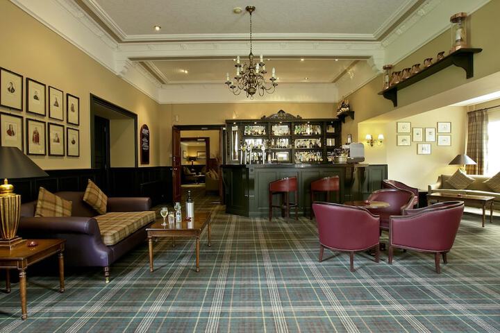 Lounge 46 of 74