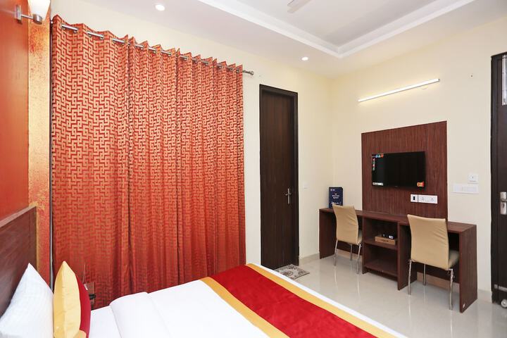 Room 18 of 23