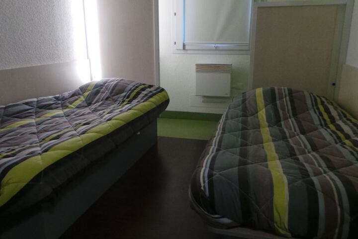 Room 4 of 18