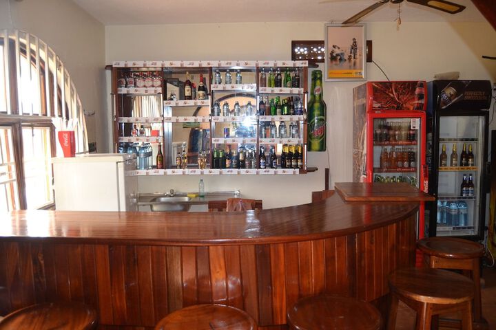 Lounge 59 of 84