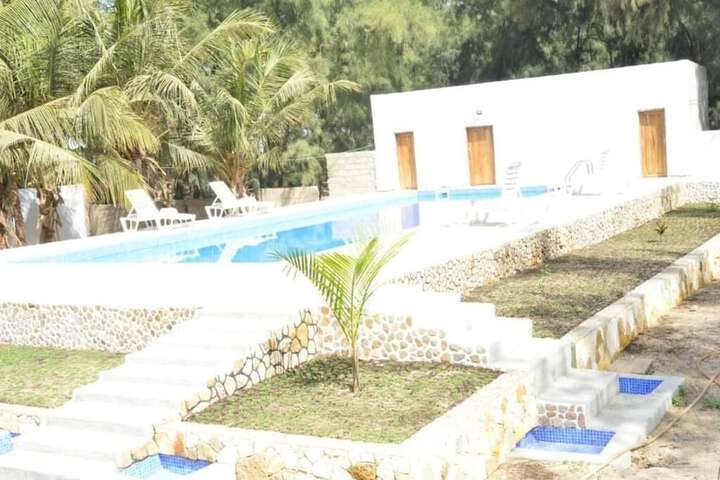 Pool 4 of 12